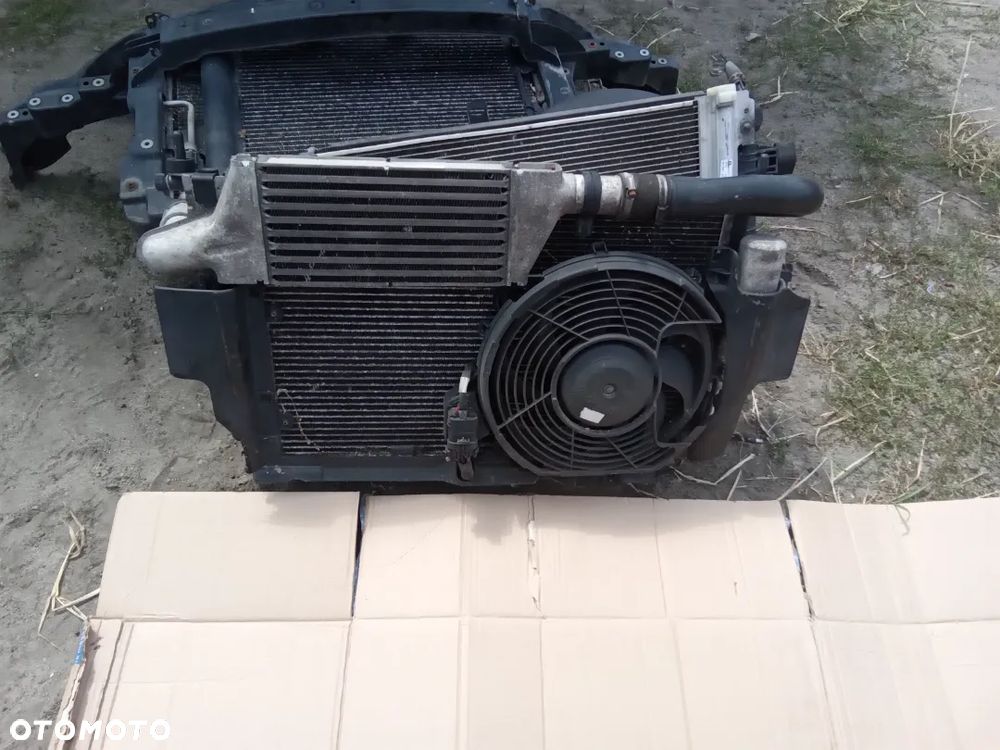 PAS PRZEDNI Z CHŁODNICAMI CORSA C - 1