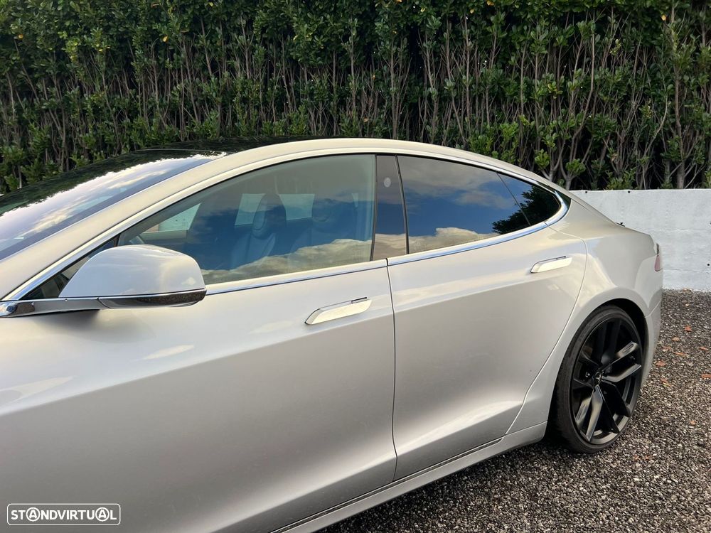 Tesla Model S Long Range AWD - 23