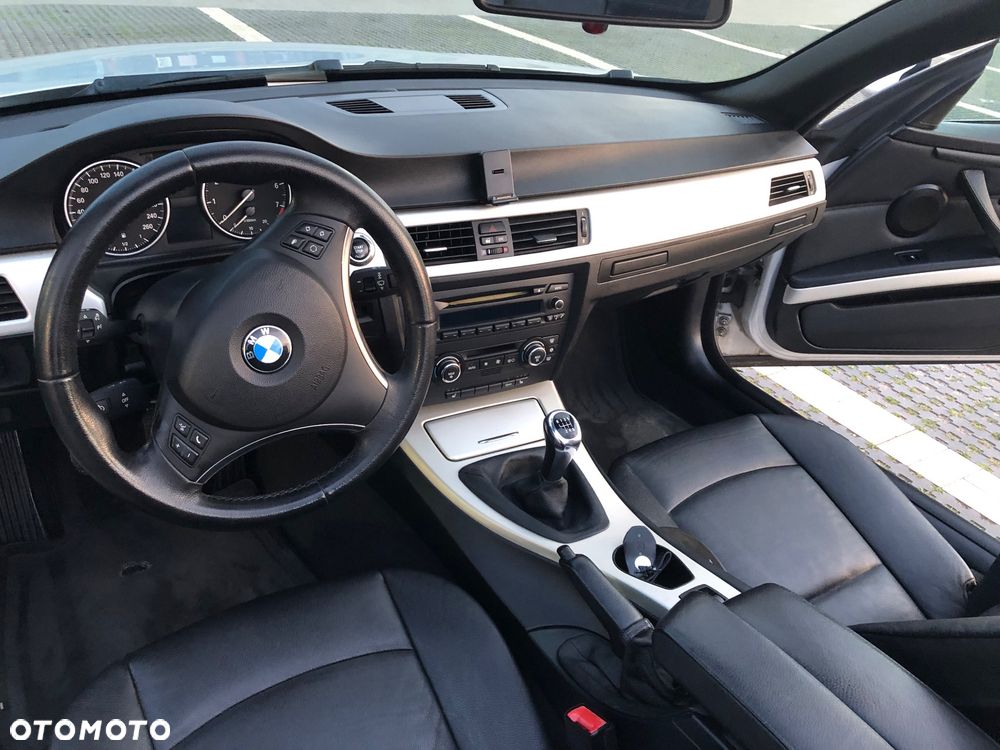 BMW Seria 3 320i - 11