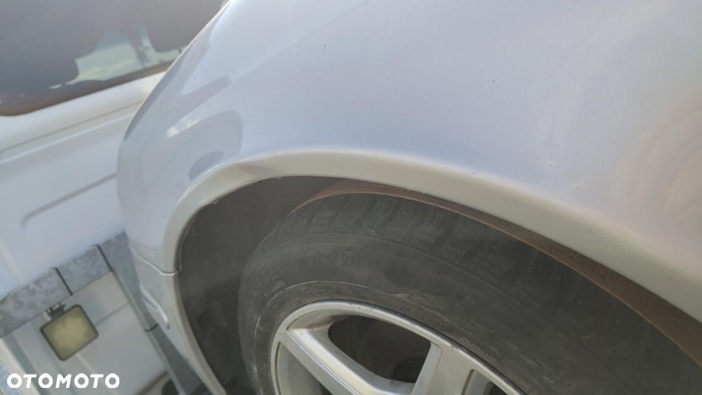 MERCEDES W211 BŁOTNIK Przedni Przód Lewy 744 Oryginał - 12