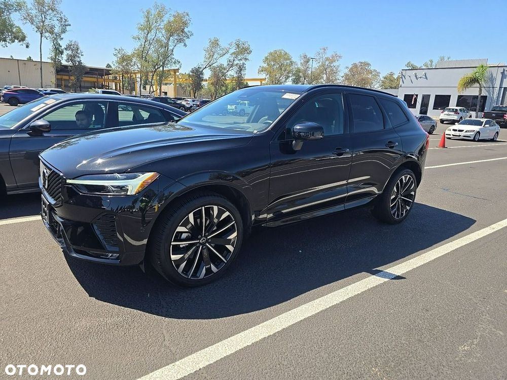 Volvo XC 60 B5 B AWD Ultra Dark - 2