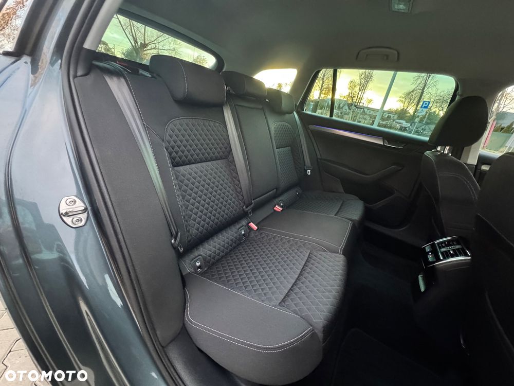 Skoda Superb 2.0 TDI DSG Premium Edition - 8