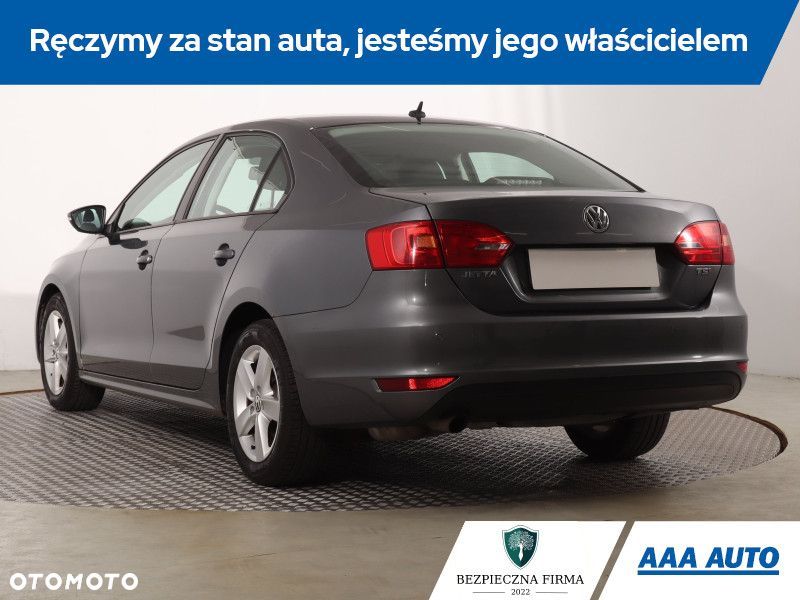 Volkswagen Jetta - 6