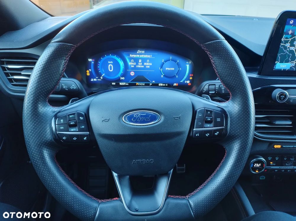 Ford Kuga 2.0 EcoBlue 4x4 ST-LINE X - 25