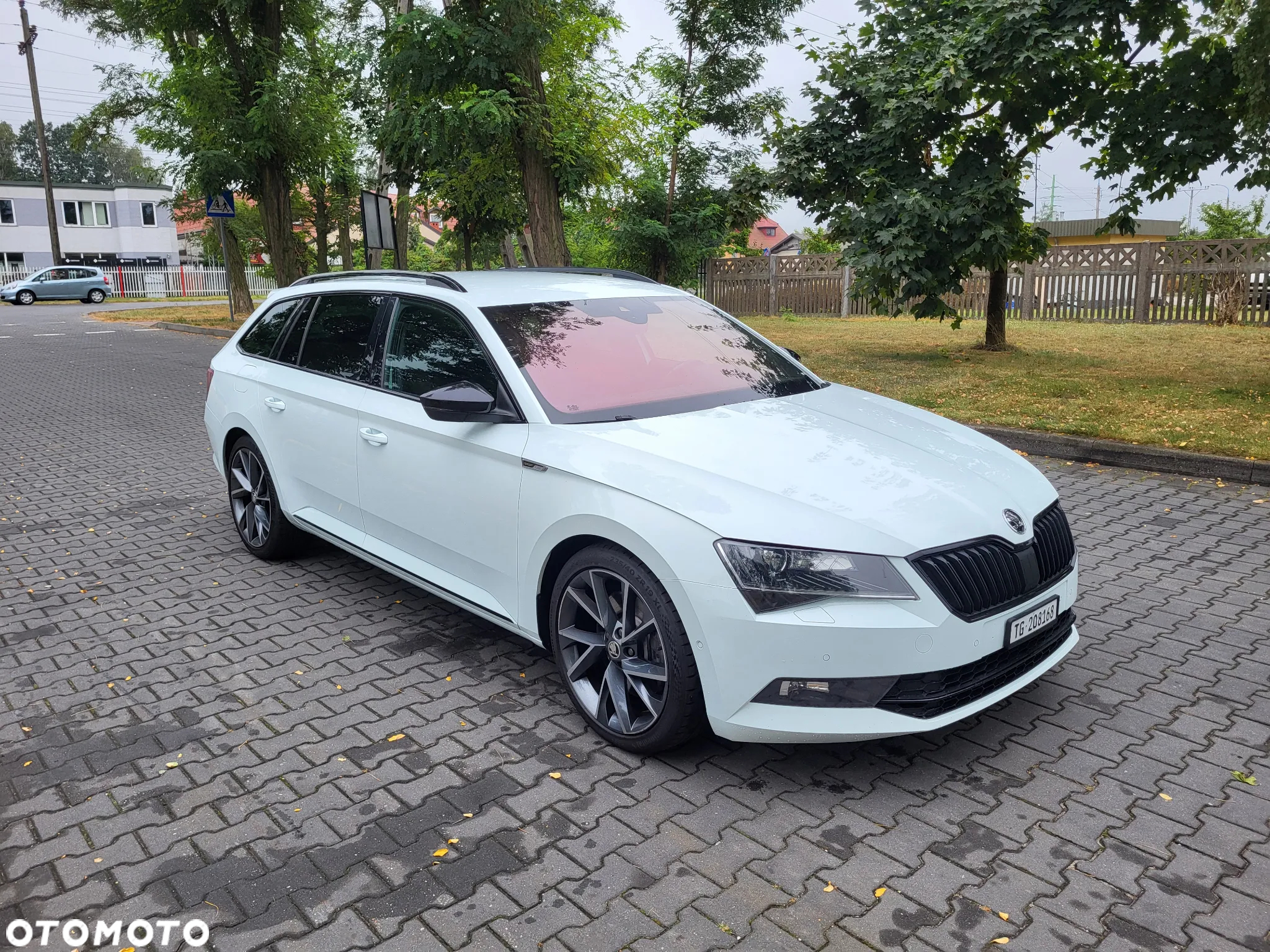 Skoda Superb 2.0 TSI 4x4 DSG Sportline - 8