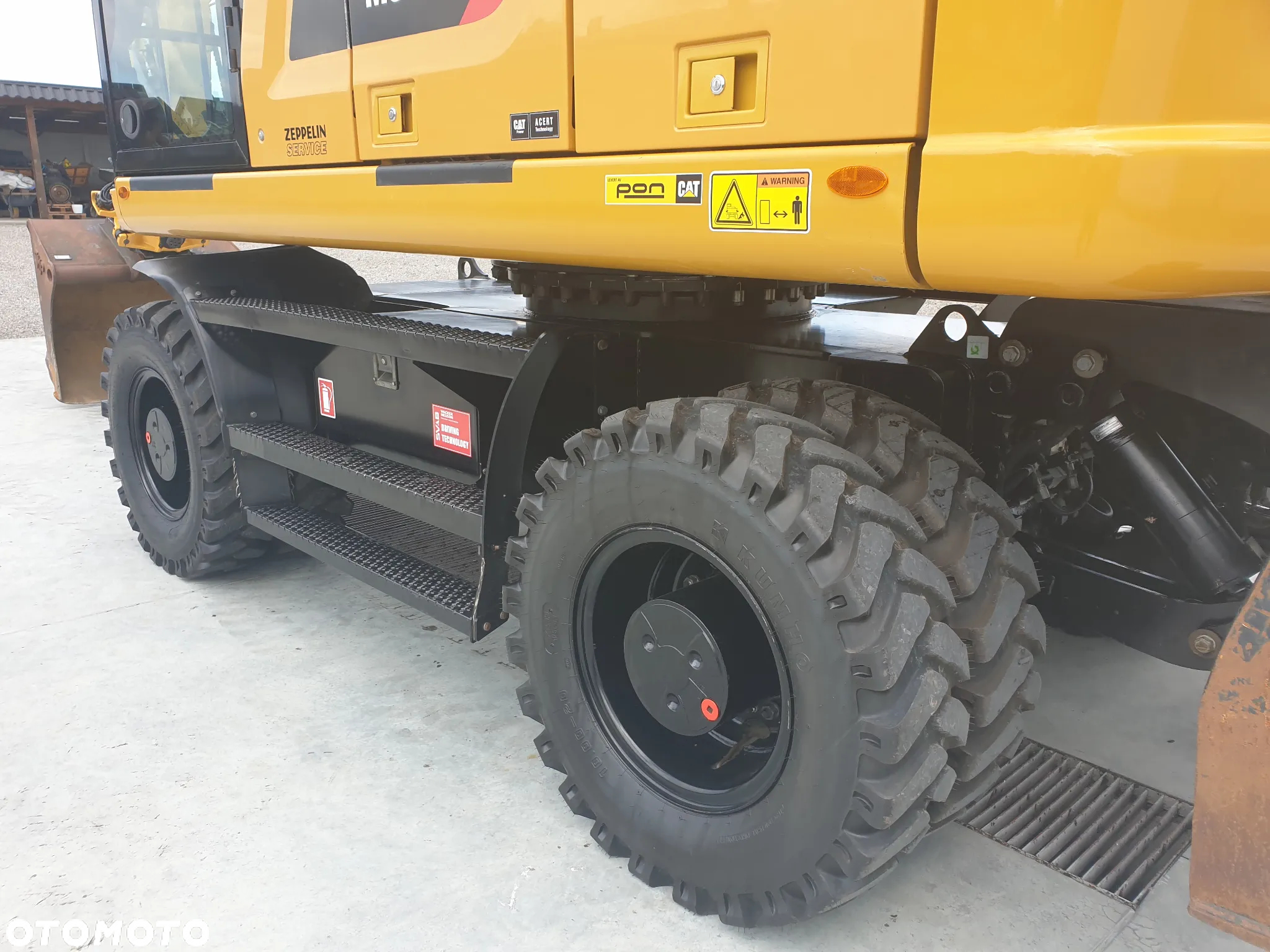 Caterpillar M 318 F ROTOTILT SPROWADZONY ŁADNY STAN - 19