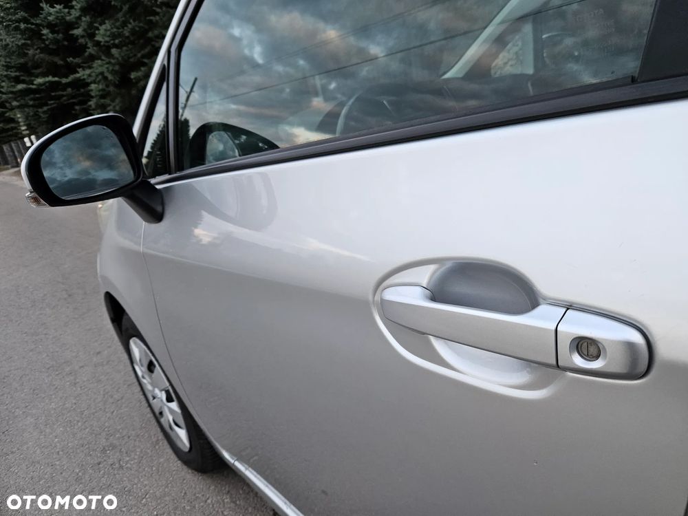 Toyota Verso S 1.33 VVT-i Multidrive Club - 19