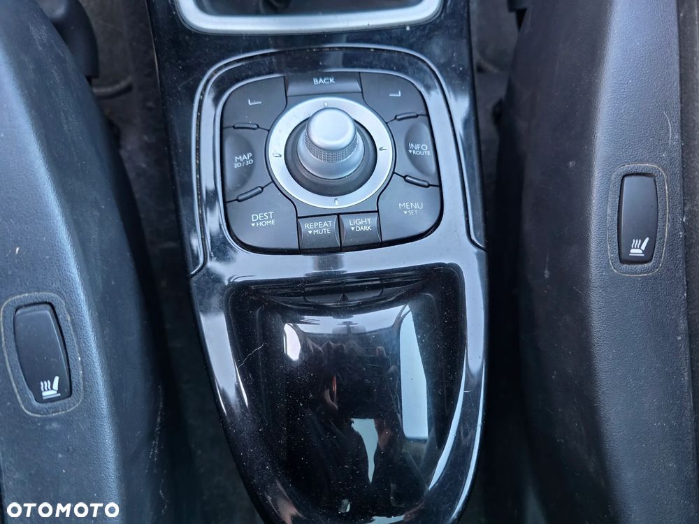 Renault Espace 2.0 dCi FAP Privilege - 29