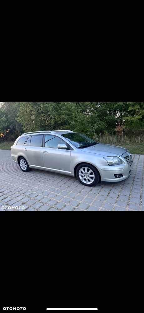 Toyota Avensis 2.2 D-4D Prestige Gold - 1