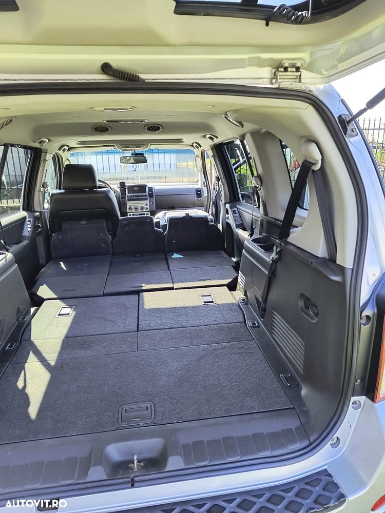 Nissan Pathfinder 2.5 dCi Aut LE - 31