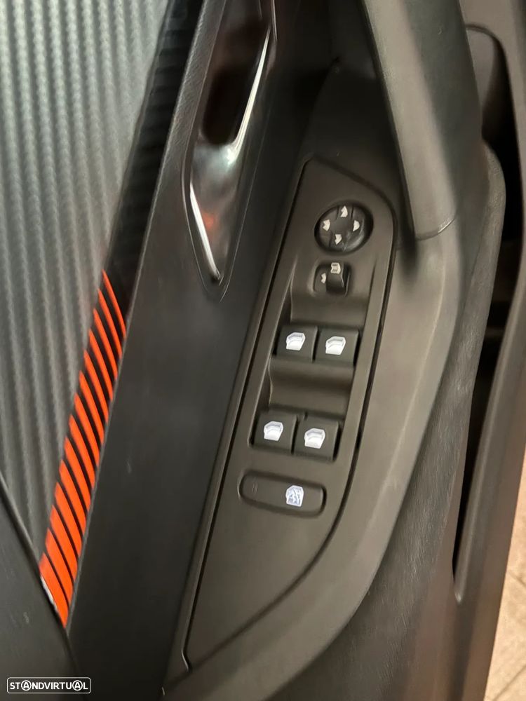 Peugeot 2008 1.2 PureTech Active Pack EAT8 - 19