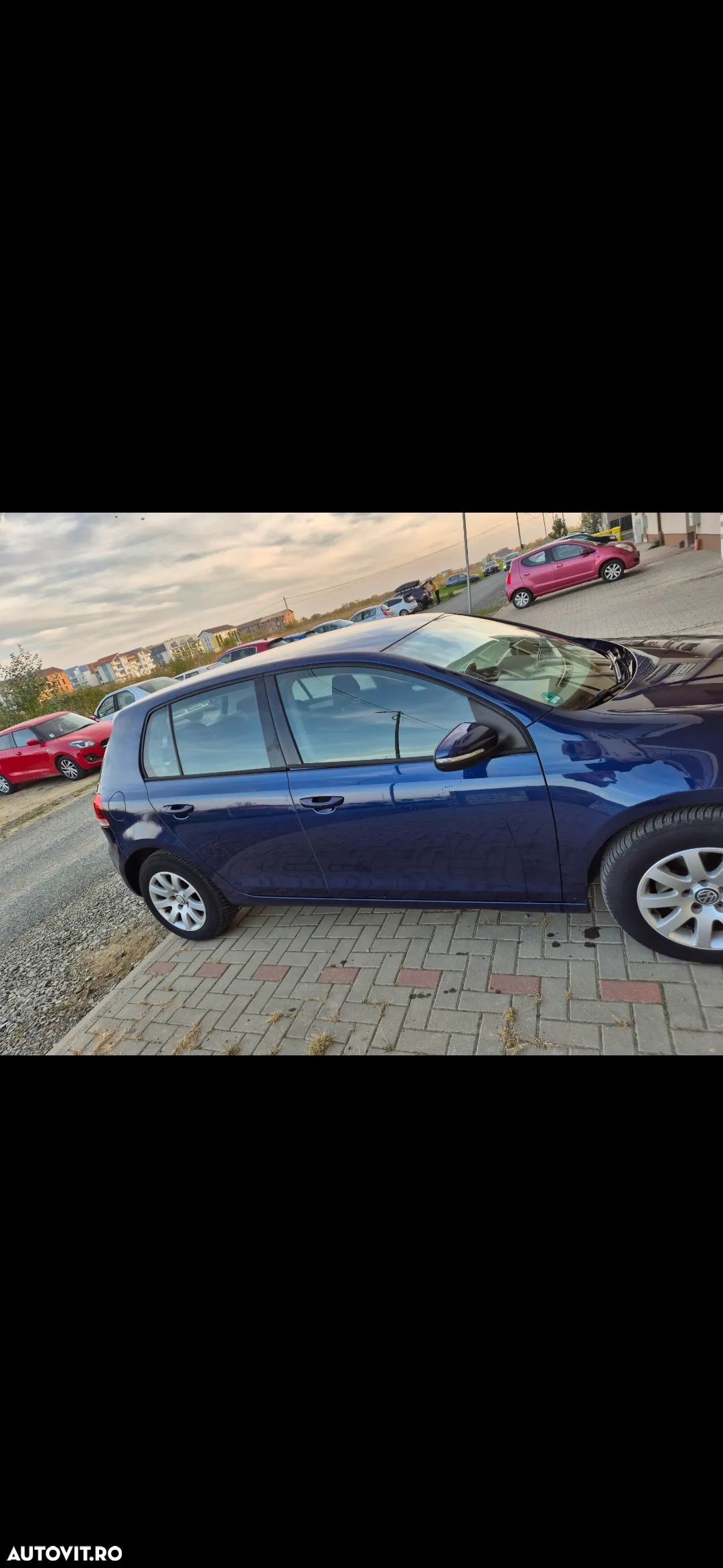 Volkswagen Golf - 1