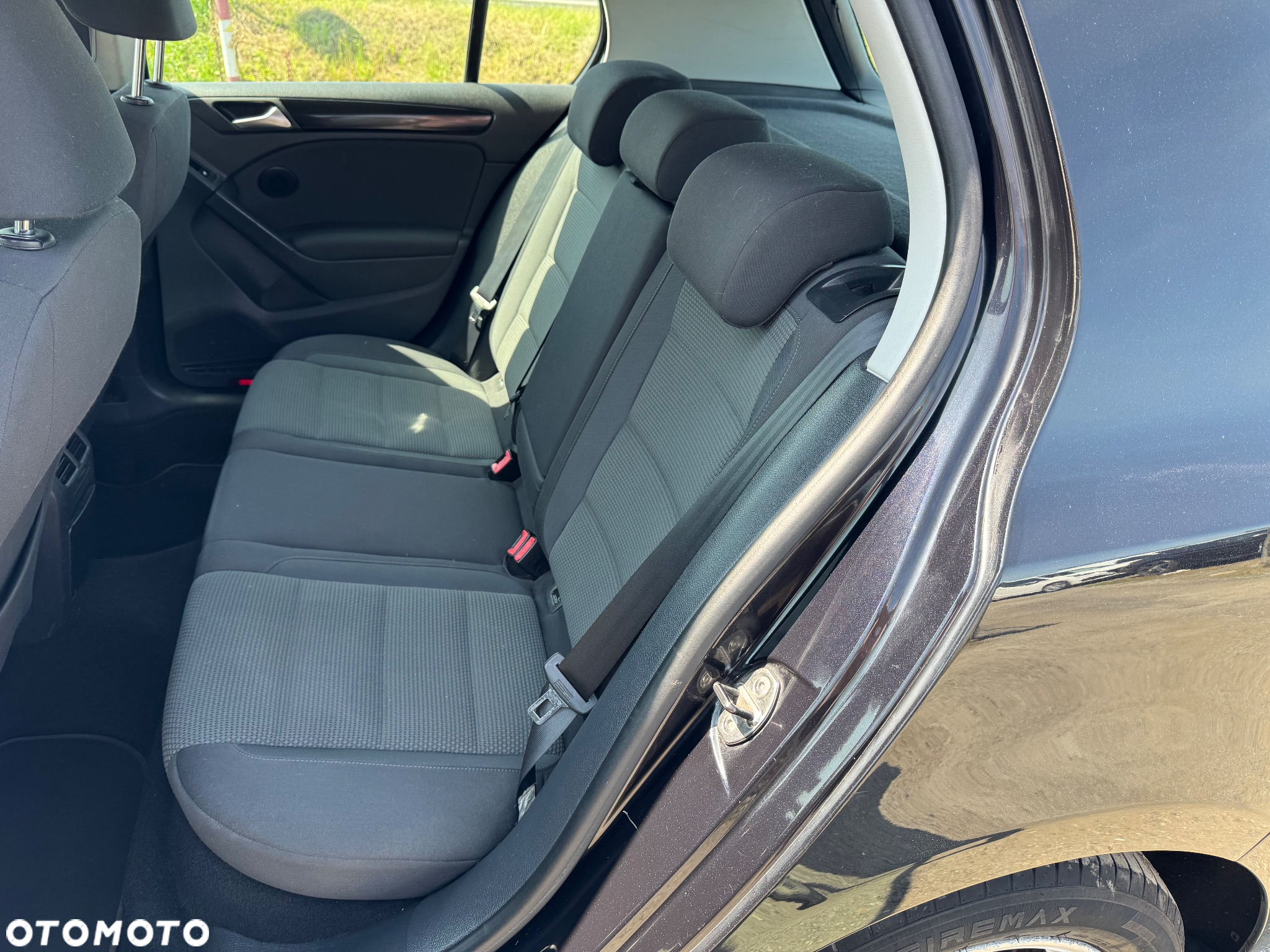 Volkswagen Golf 1.6 TDI DPF BlueMotion Technology Comfortline - 12