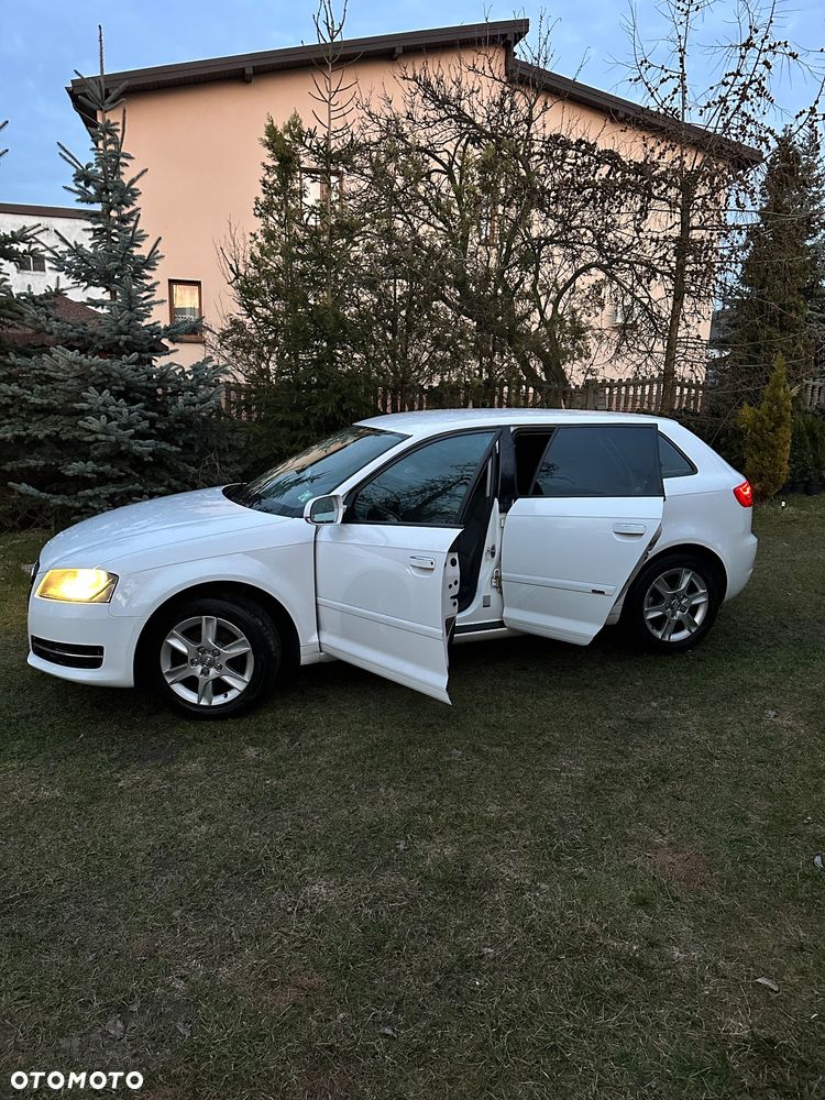 Audi A3 Sportback - 8