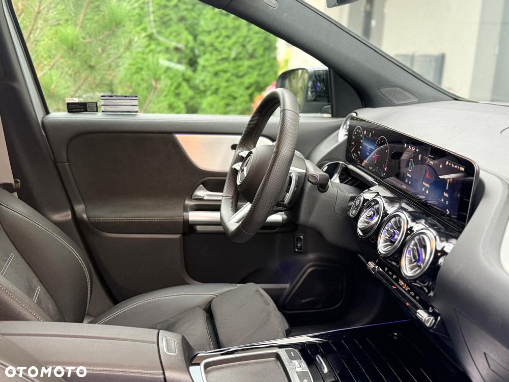 Mercedes-Benz GLA - 28