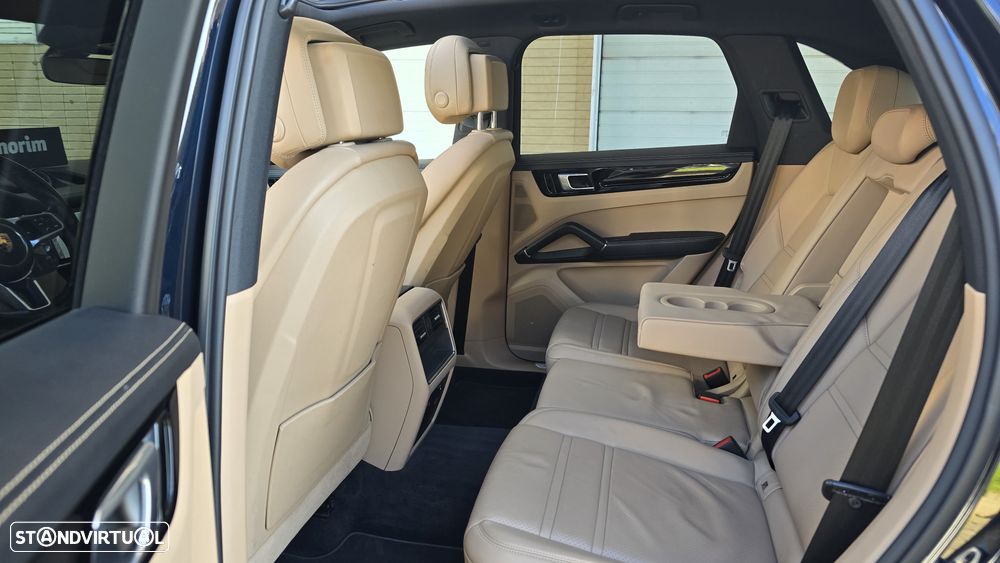 Porsche Cayenne - 19