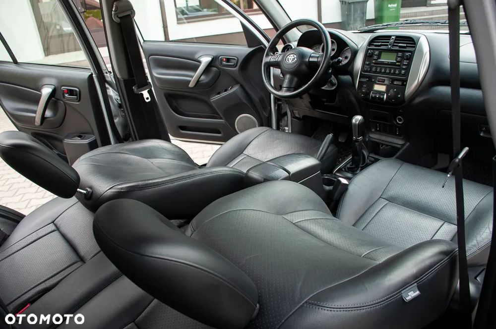 Toyota RAV4 2.0 VVT-i 4x4 - 8