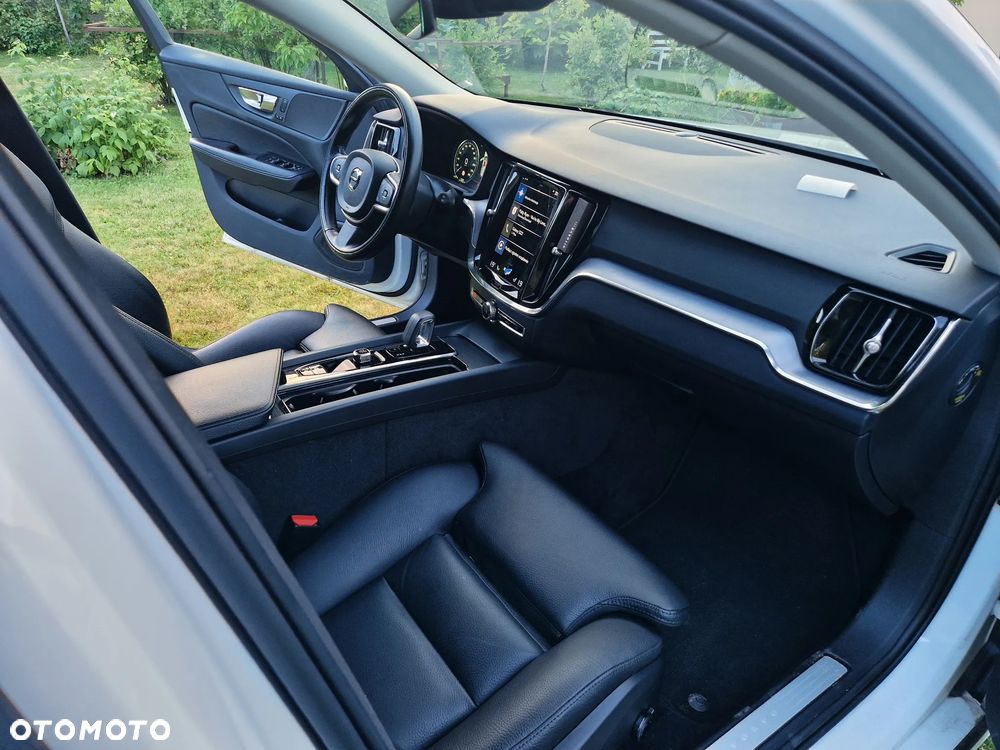 Volvo V60 B4 D Momentum Pro - 9