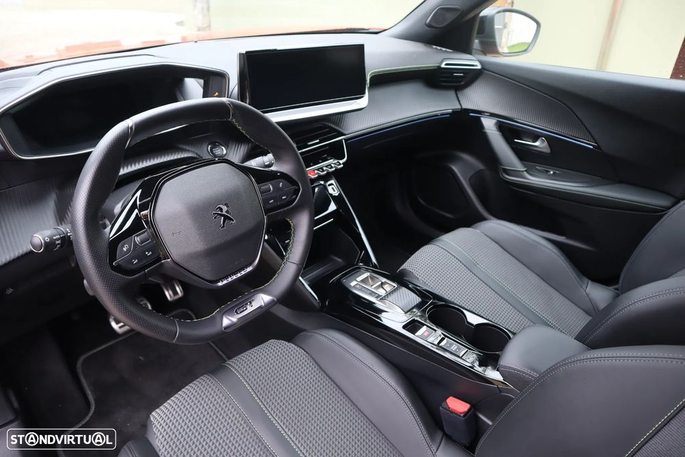 Peugeot e-2008 50 kWh GT - 16