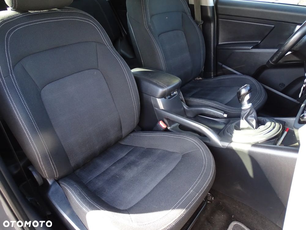 Kia Sportage 1.7 CRDI 2WD ISG Dream-Team Edition - 19