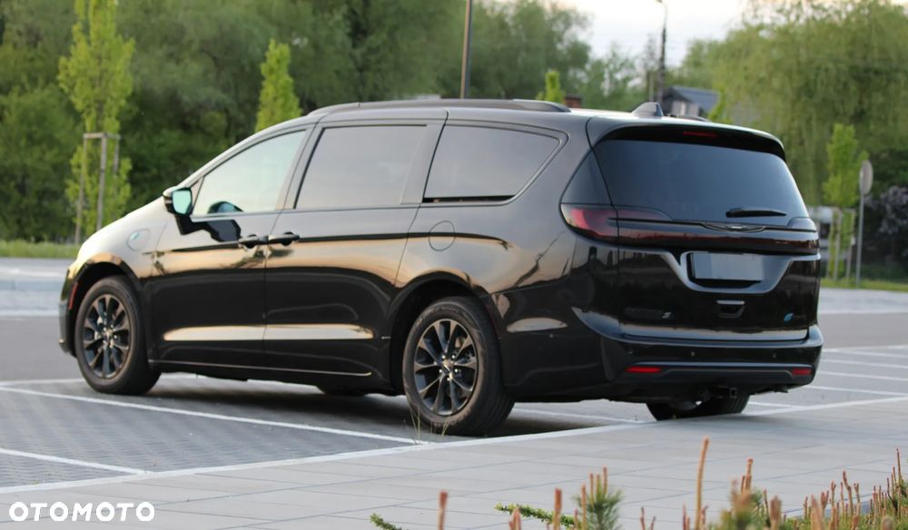 Chrysler Pacifica - 10