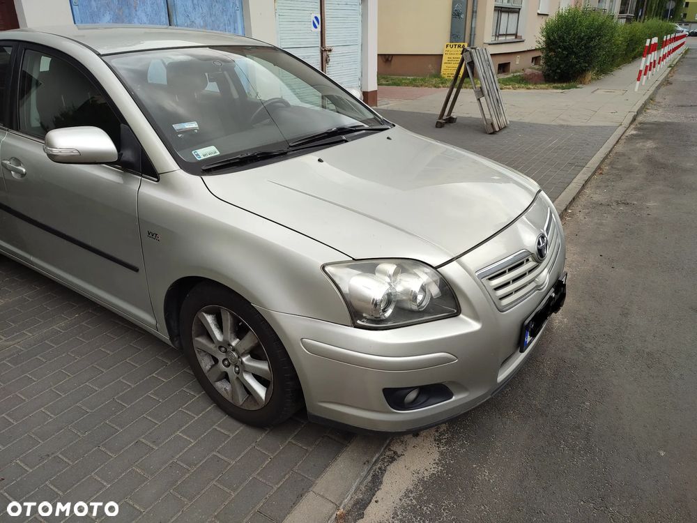 Toyota Avensis 1.8 VVT-i Sol - 3