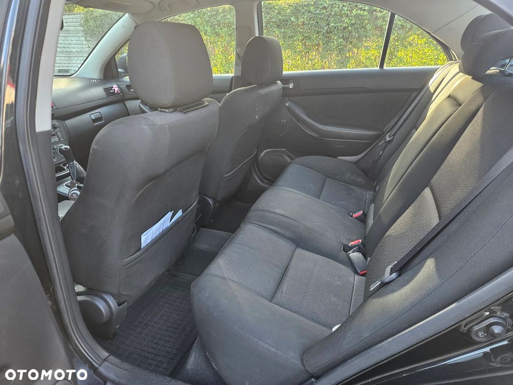 Toyota Avensis 1.8 VVT-i Luna - 8