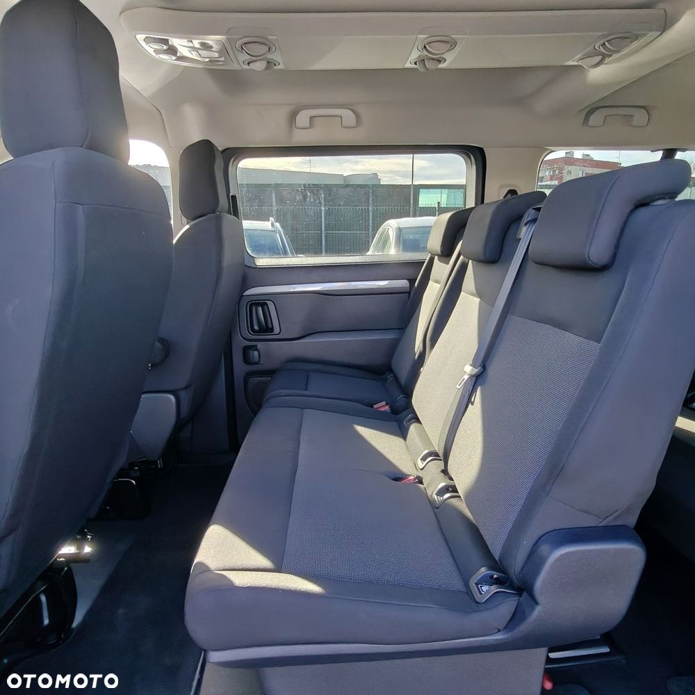 Peugeot Traveller - 10