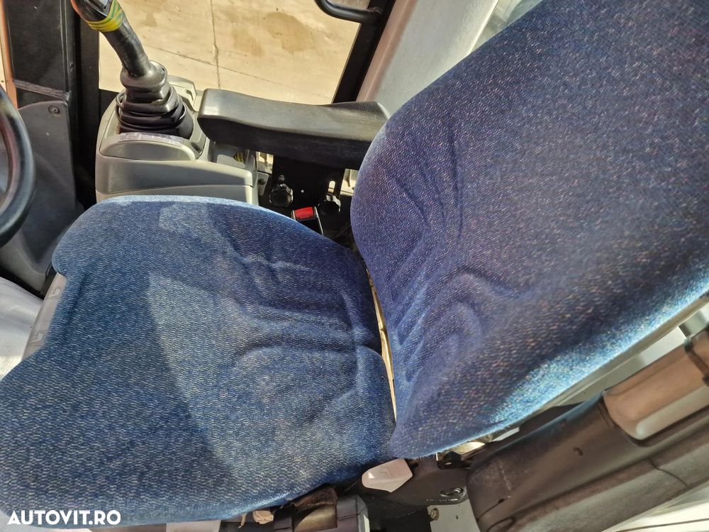 Hitachi ZW220-6, cupa 3,5mc, 2018, 10.546h, produs in JAPONIA, Anv 23,5R25 80% ok, Masa operationala 20 tone, camera luat vederi spate, consum mediu 10,5l/ora, Stare foarte buna, posibilitate leasing 3 ani, AC Climatronic, computer in PROMOTIE 53.900 EUR+Tva - 30