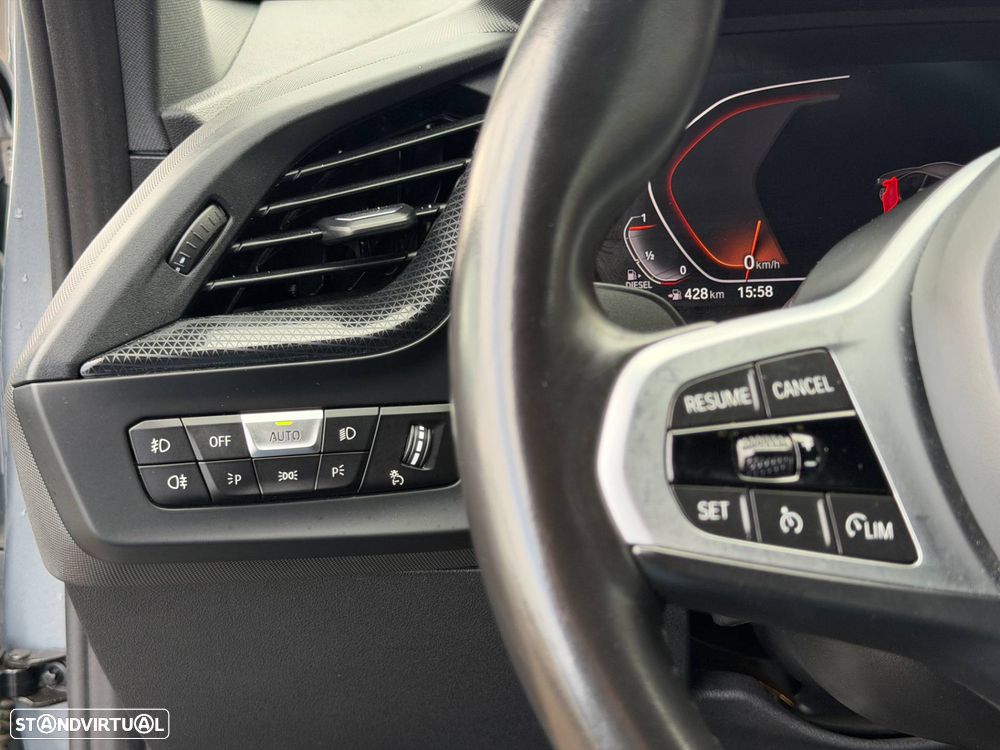BMW 118 d Pack Desportivo M - 11