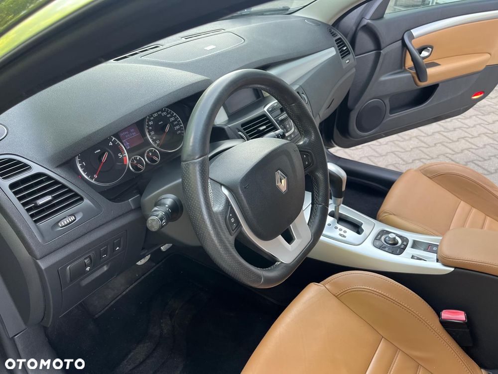 Renault Laguna 3.0 dCi V6 Initiale - 11