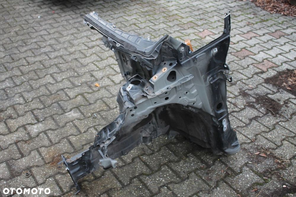 ĆWIARTKA LEWY PRZÓD PODŁUŻNICA FARTUCH TOYOTA VERSO-S 10-15 - 2