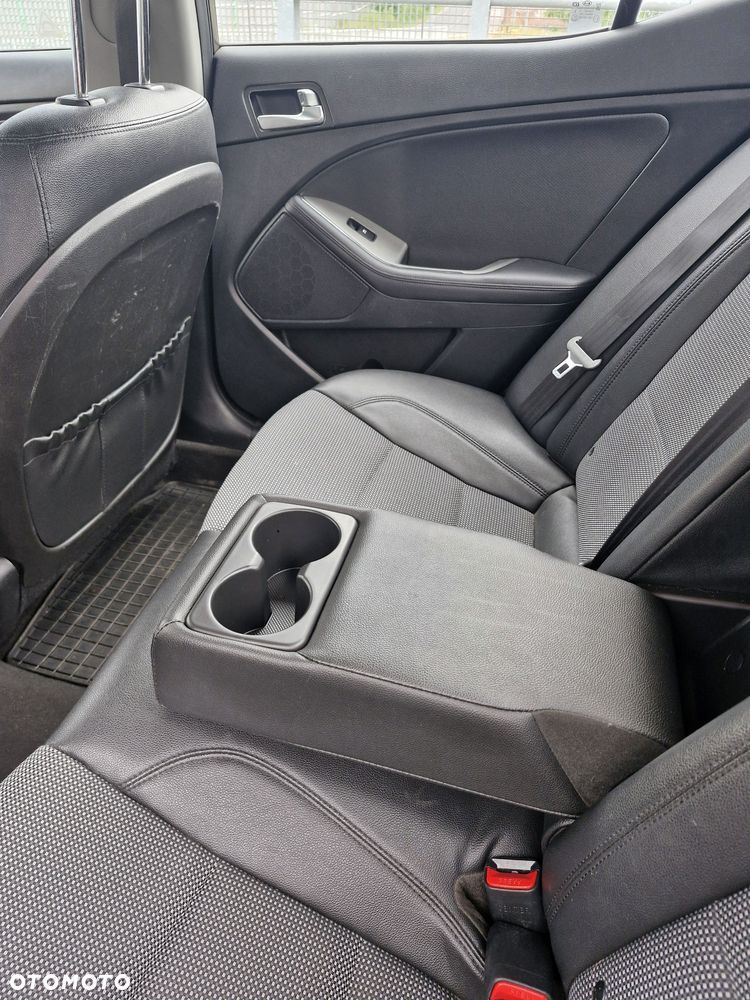 Kia Optima 2.0 L - 16