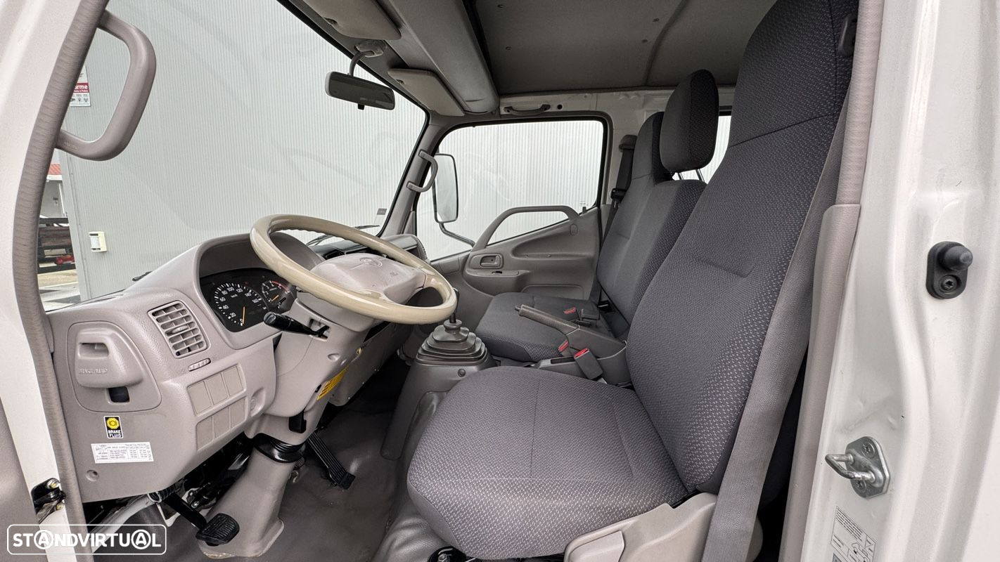 Toyota Dyna 3.0 D-4D M 35.33 Cabine Dupla A/C - 25