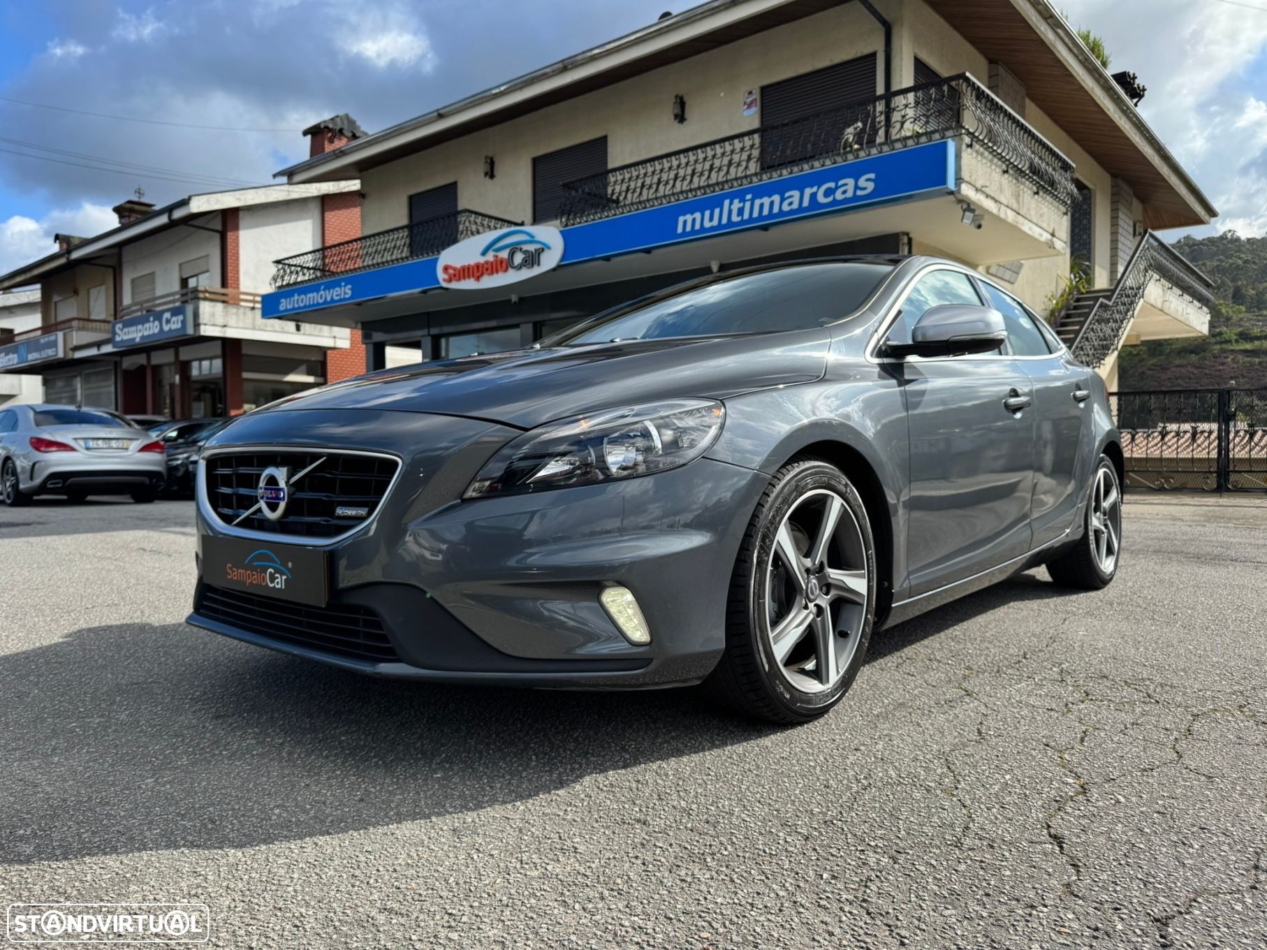 Volvo V40 1.6 D2 R-Design - 1
