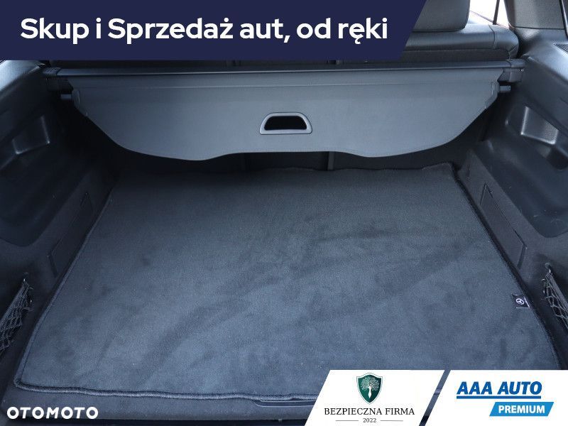 Mercedes-Benz GLB - 16