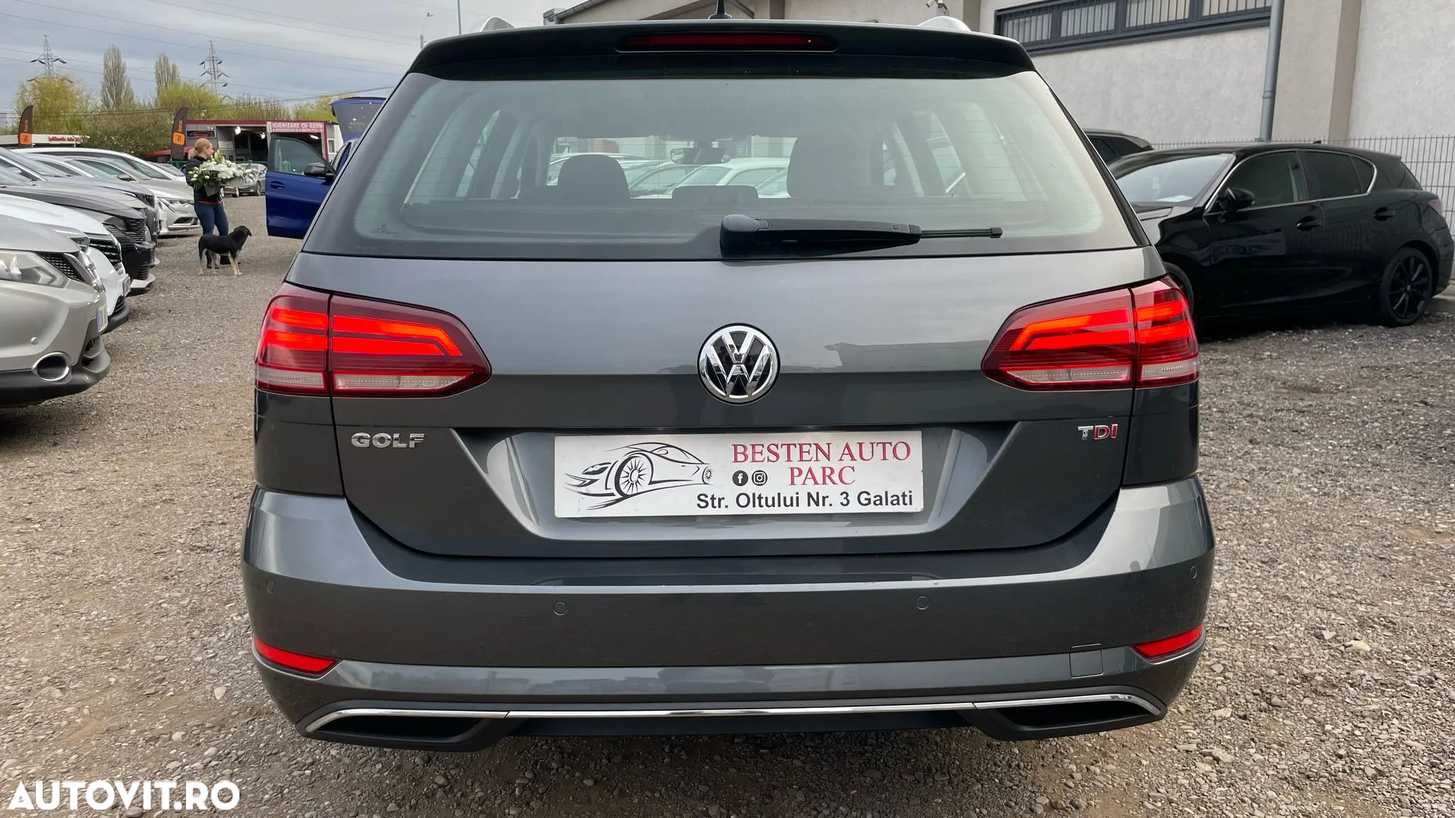 Volkswagen Golf - 38