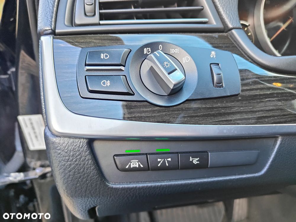 BMW Seria 5 530d xDrive Luxury Line - 23