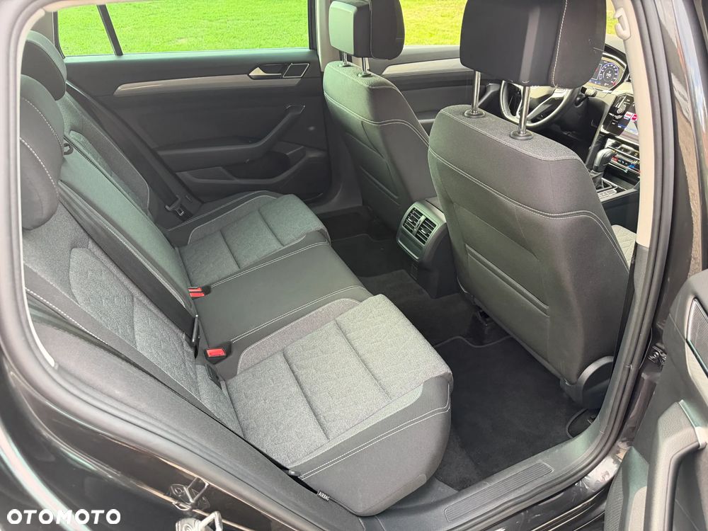 Volkswagen Passat Variant - 9