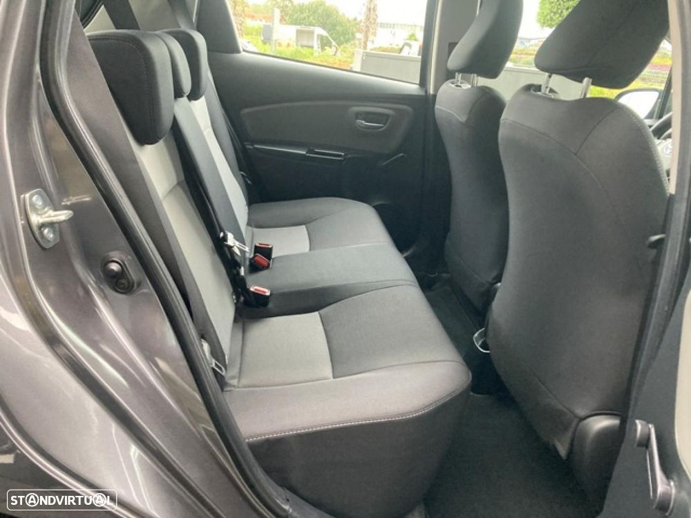 Toyota Yaris 1.0 VVT-i Exclusive - 31