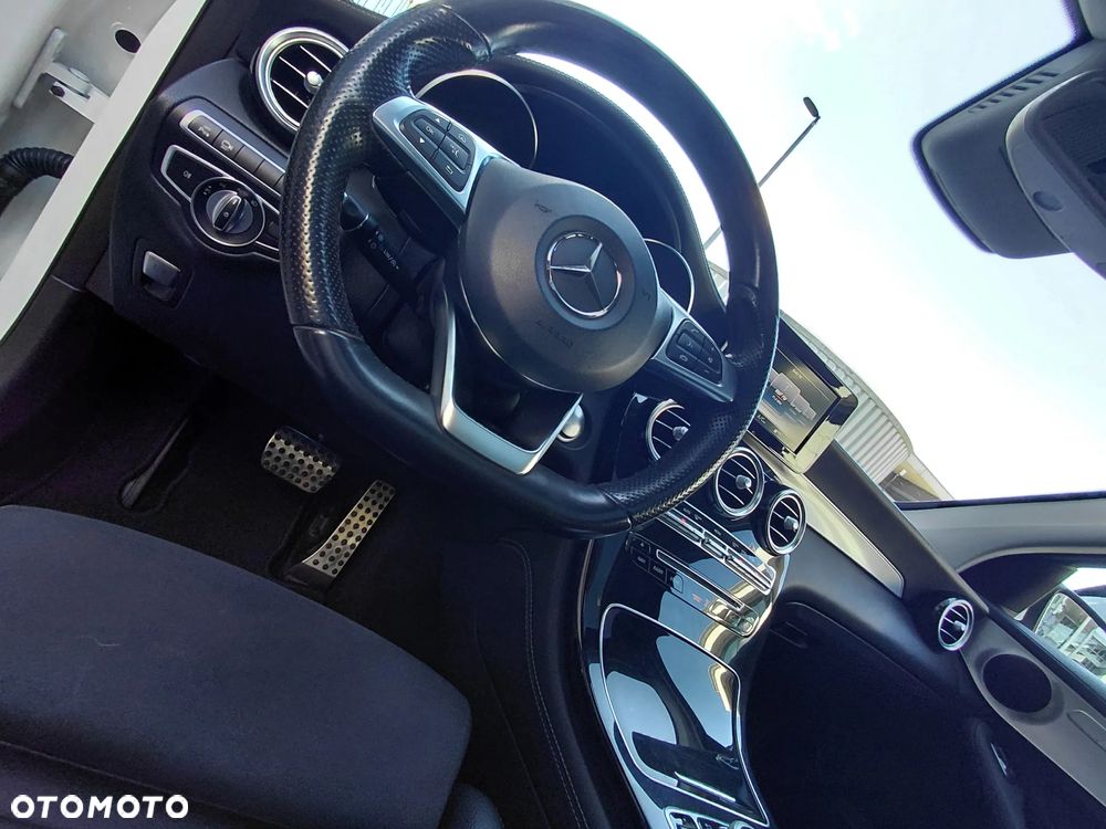 Mercedes-Benz GLC 250 4Matic 9G-TRONIC AMG Line - 21