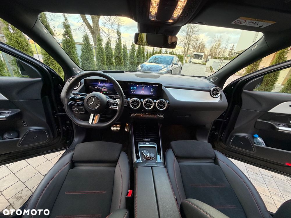 Mercedes-Benz EQA 300 66.5kWh 4-Matic AMG Line - 22