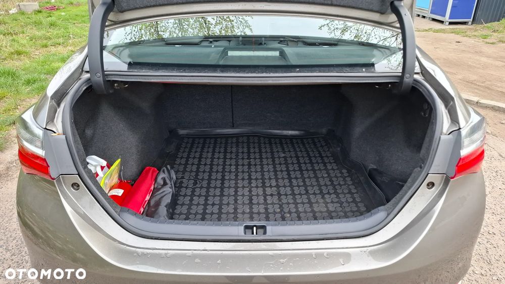 Toyota Corolla 1.6 Comfort - 6