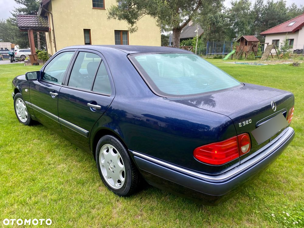 Mercedes-Benz Klasa E 320 Elegance - 16
