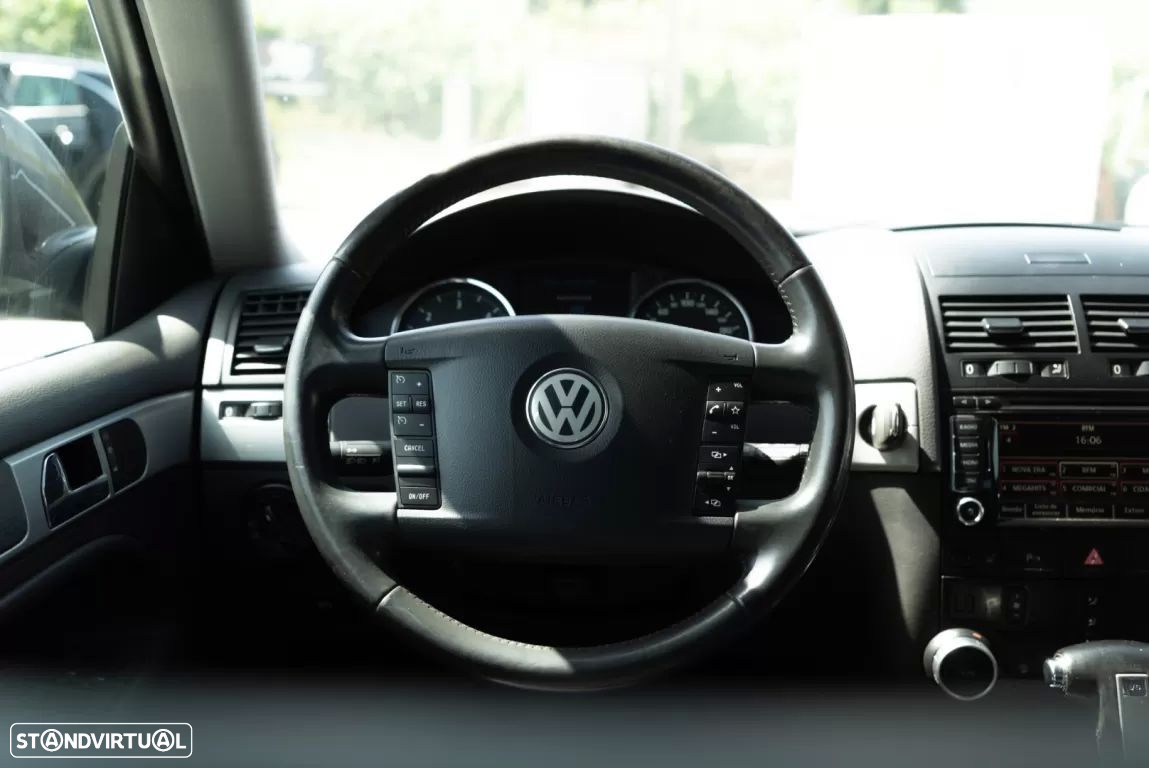 VW Touareg 3.0 TDI V6 Tiptronic - 14