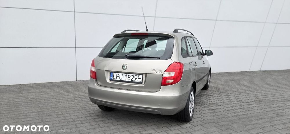 Skoda Fabia 1.2 HTP Ambiente - 11