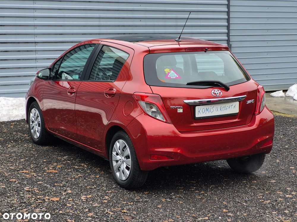Toyota Yaris 1.33 Premium - 6