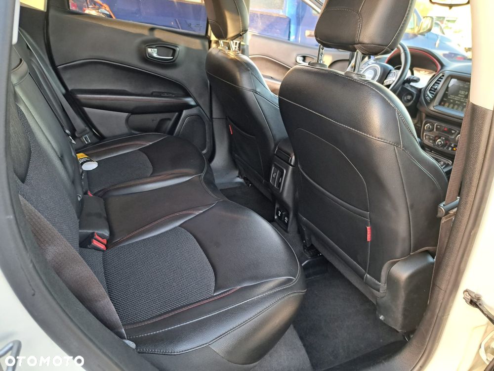 Jeep Compass - 17