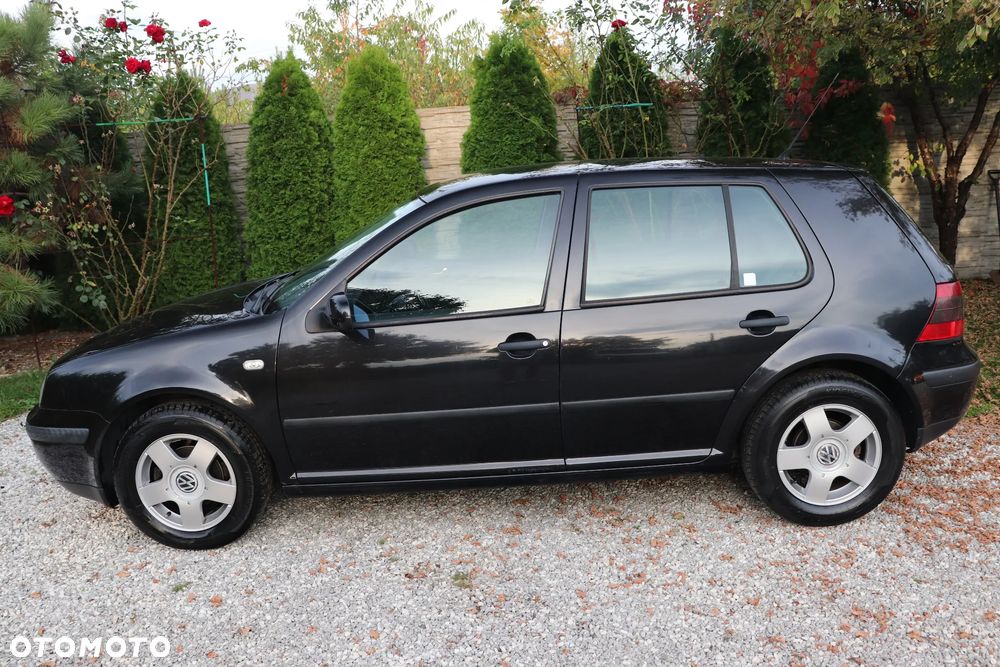 Volkswagen Golf - 2