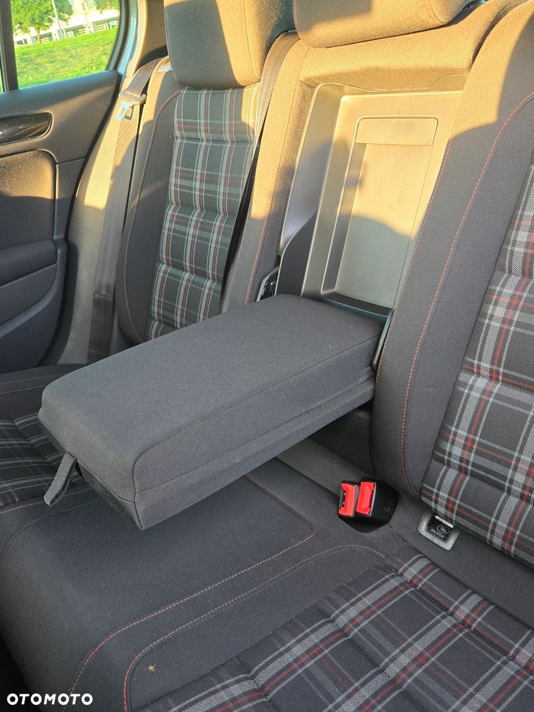 Volkswagen Golf 2.0 TSI GTI DSG - 10